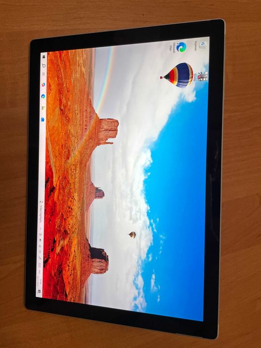 Microsoft Surface Pro 6. Windows 11 pro/ i5/8gb/ssd 256.
