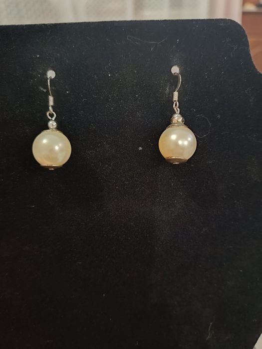 Kolczyki wiszące perły
