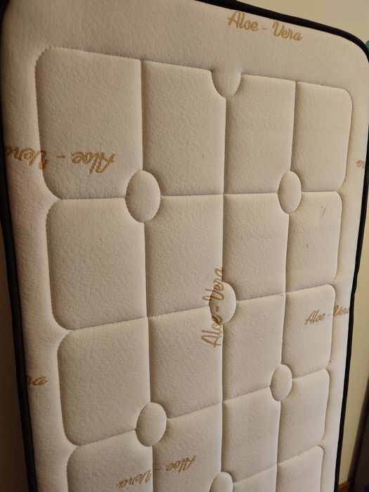 Cama feita à mão, personalizada