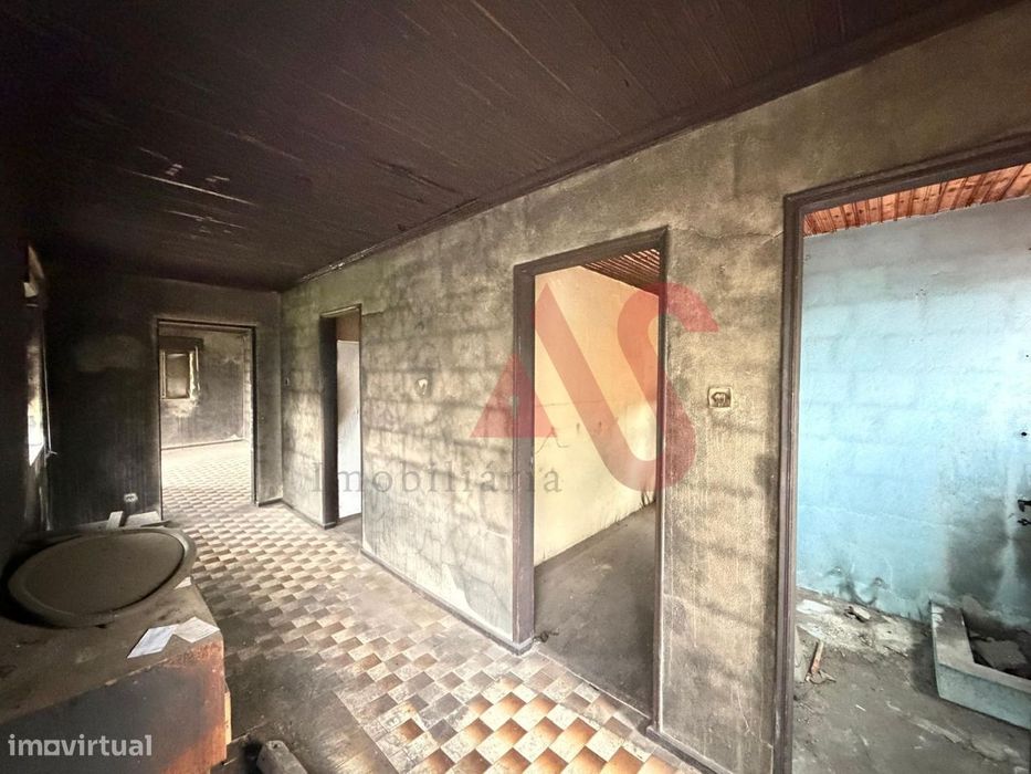 Moradia para Restauro com Terreno de 340 m² | Estorãos, Fafe