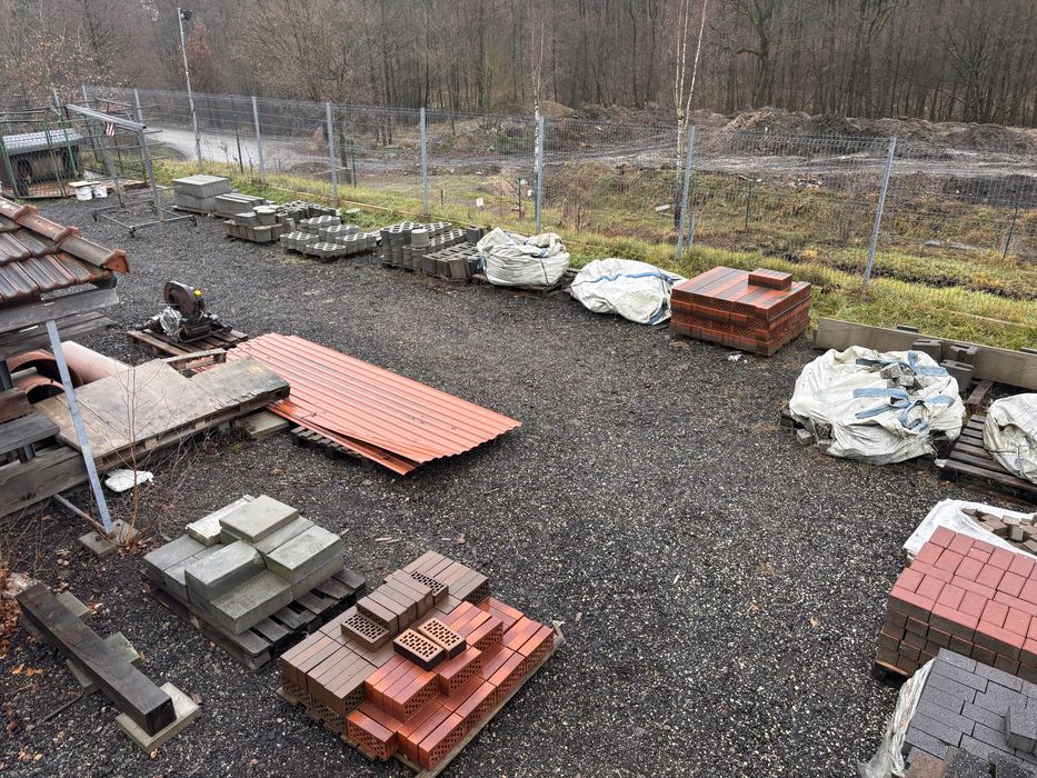 Materiały budowlane kostka brukowa kaminie itp.