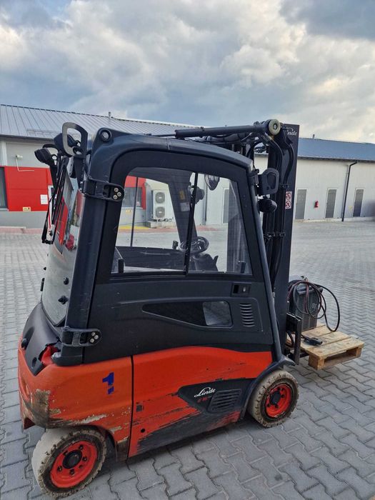Sprzedam wózek widłowy Linde E-16