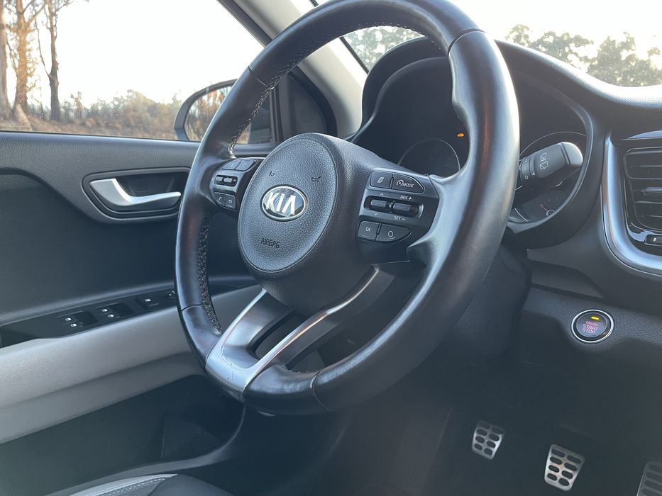 Kia Stonic 1.6 CRDI Diesel Full Extras como Novo - Financiamento