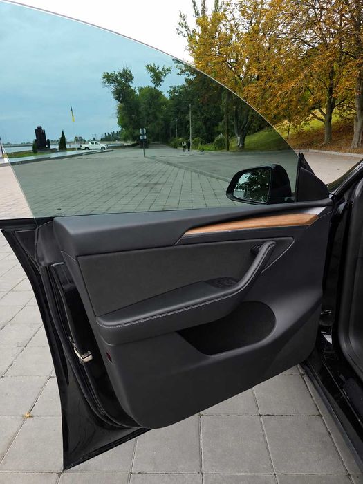 Tesla Model Y 2024 VIN 7SAYGAEE8RF184937 фото оголошення 9 з 20