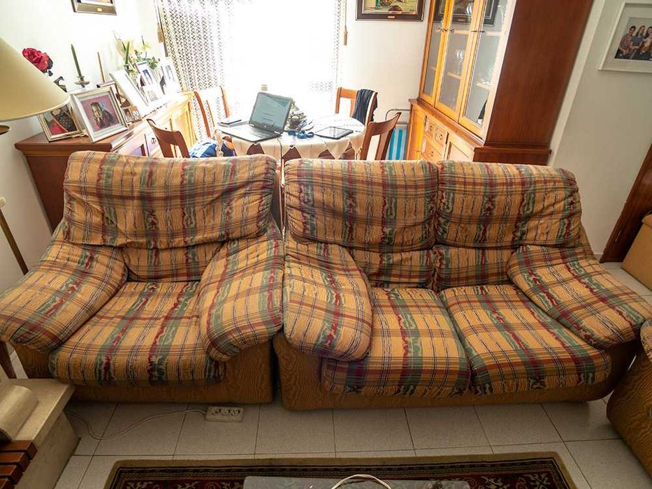 Sofá de 2 lugares + 2 individuais