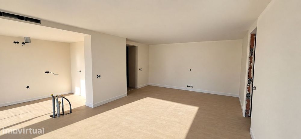 T2 Novo com Varanda e Garagem em Nogueira, Braga | 359.000 €