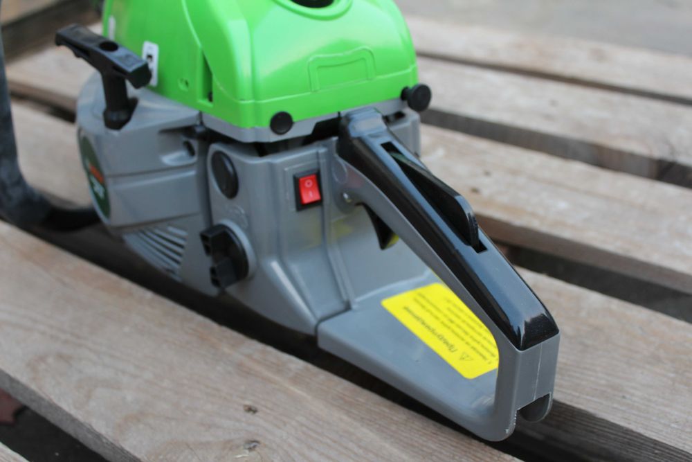 Бензопила Bosch BP 210 потужний надійний інструмент. Німець.