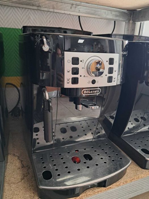 Кавомашина Delonghi Magnifica S