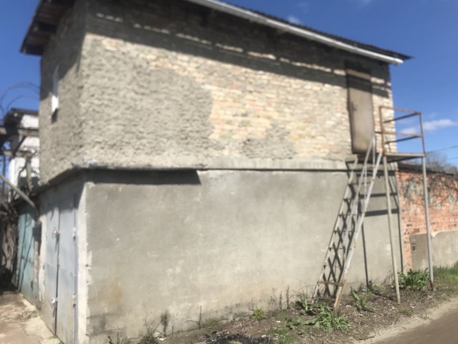 Продам капітальний гараж  2х поверховий кооператив залізничний