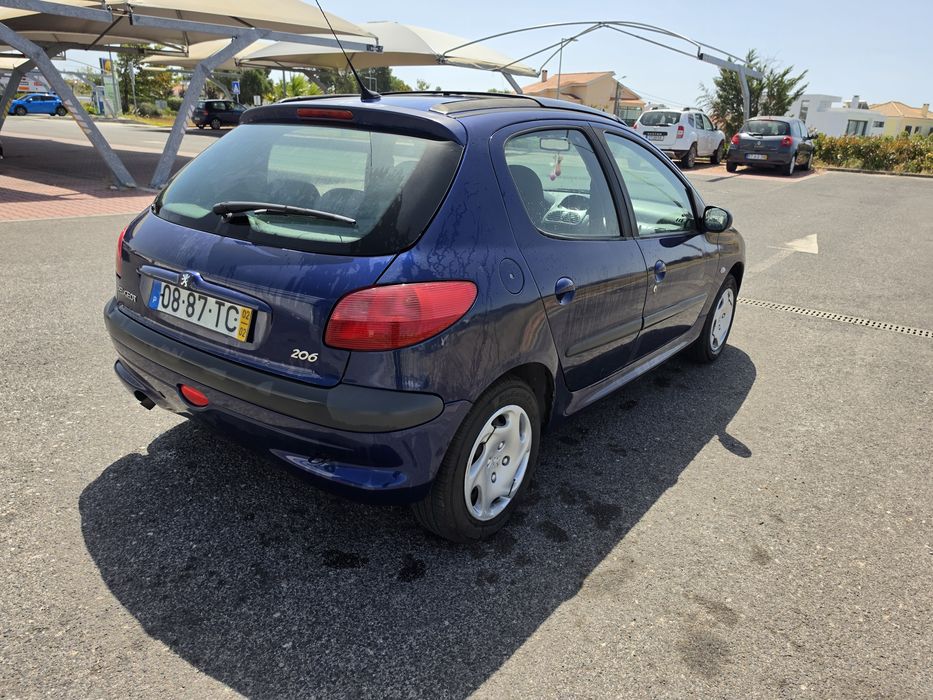 Peugeot 206 1.1   ano 2002