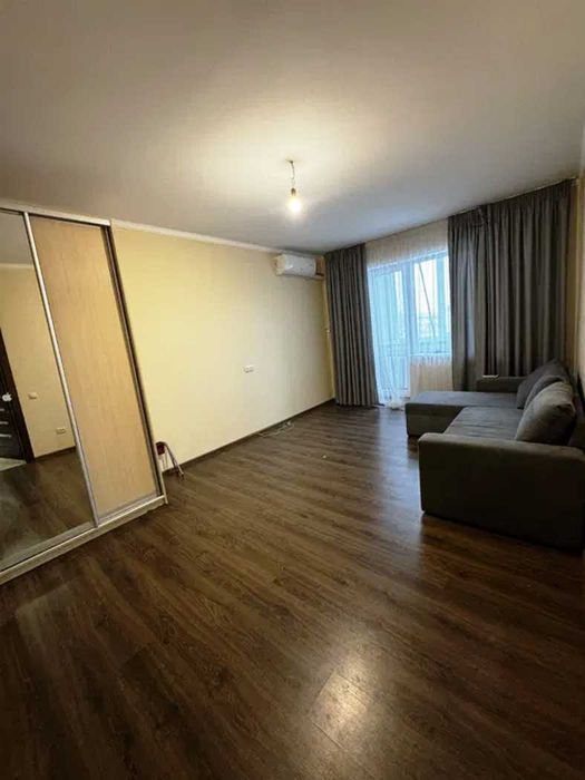 Продаж 2 кімн. квартири на Миколи Бажана 7 б