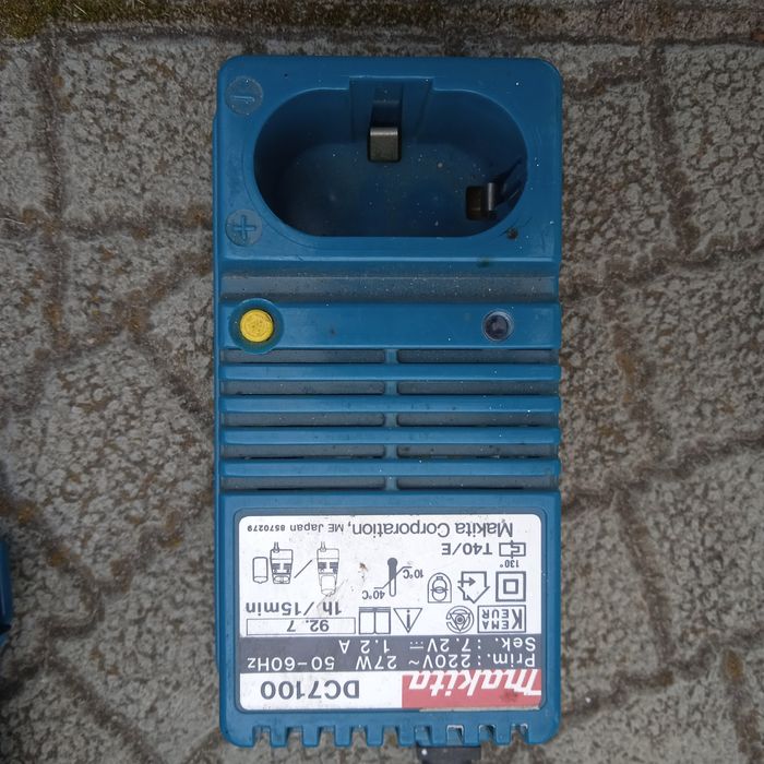 Електродрель з зарядним блоком