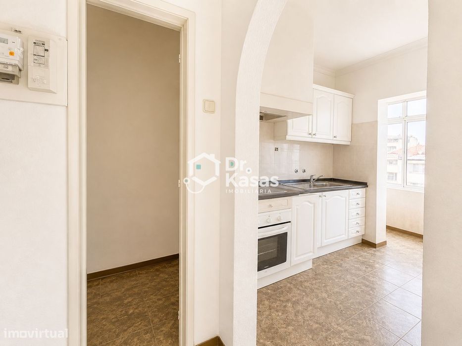 Apartamento T1 com varanda na Baixa da Banheira