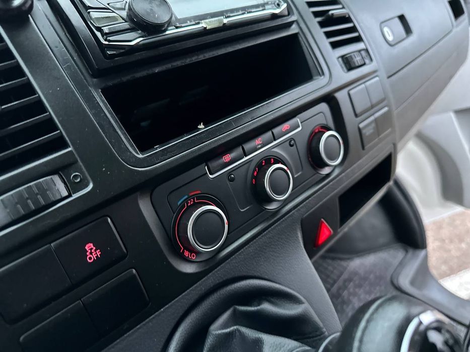 Volkswagen T5, 2.0 дизель, пасажир 9
Надійний та економний автомобіль.