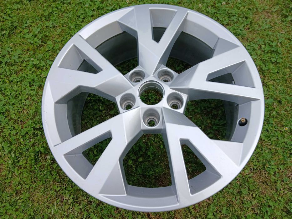 Felga 17'' Skoda 5x112 7J x 17 ET45 ORYGINALNA 5E0.601.025.S F-VAT