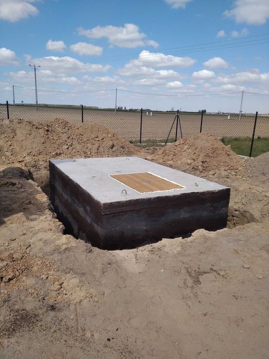 Schron, piwnica betonowa, spiżarnia, ziemianka