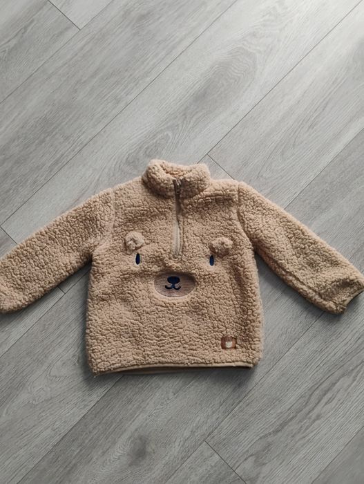 Bluza, narzutka, sweter z ciepłego i miłego materiały z buźką misia