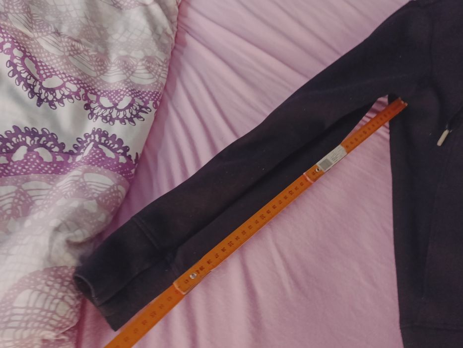 Czarna bluza dresowa z kapturem elastyczna sport active S 36