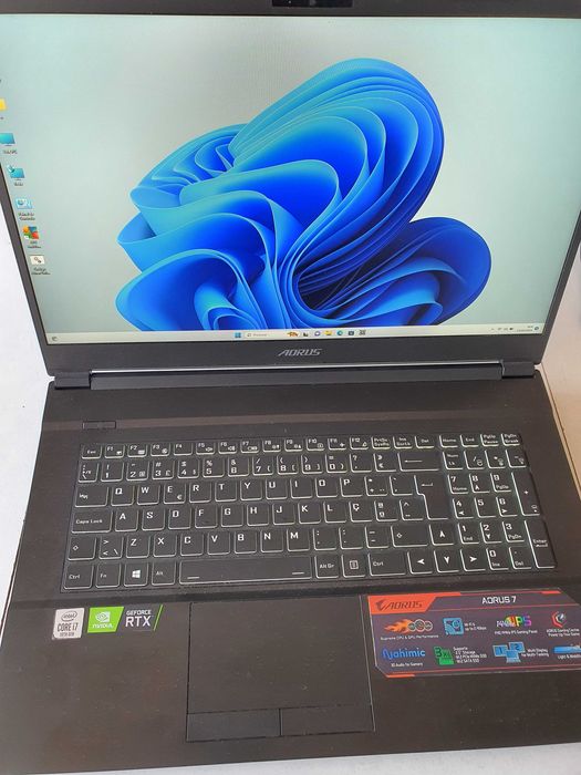 Aorus 7 KB i7 10750H