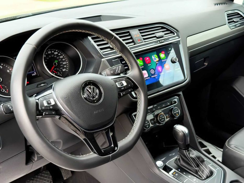 Volkswagen Tiguan      2021