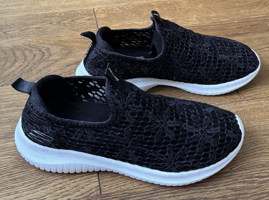 Skechers кросівки р.39(25,5 см)
