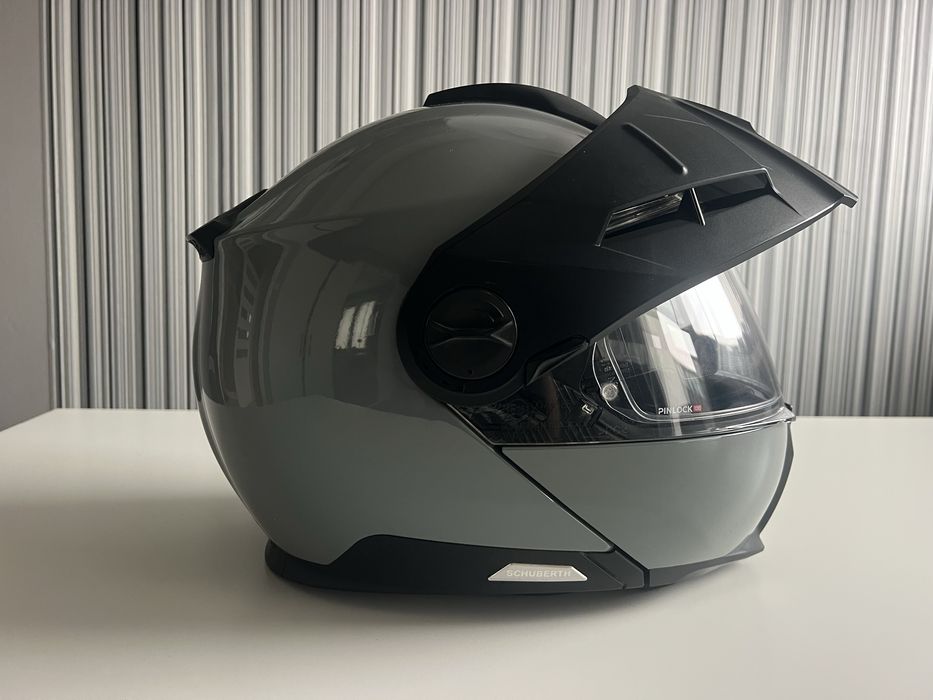 Schuberth E2 rozm. L oraz XXL - szary + dodatkowy wizjer