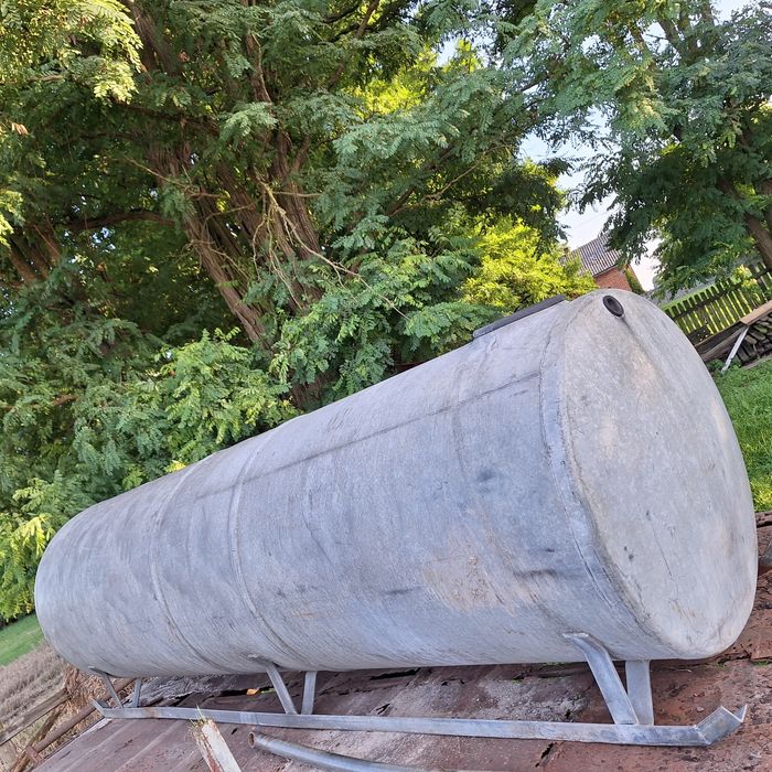 Beczka zbiornik na wode szambo 2000l