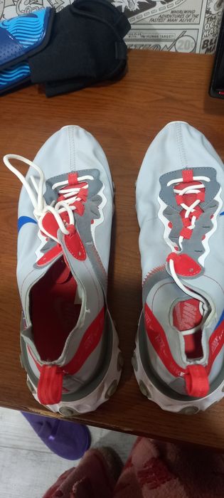 Продаются бутсы в вещи спортивные для подросткаостоянии