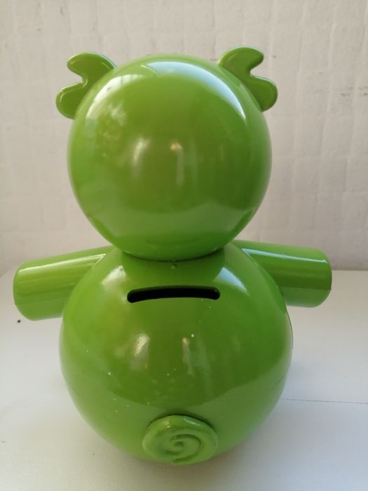 Several Colorful Piggy Banks64740756922369122