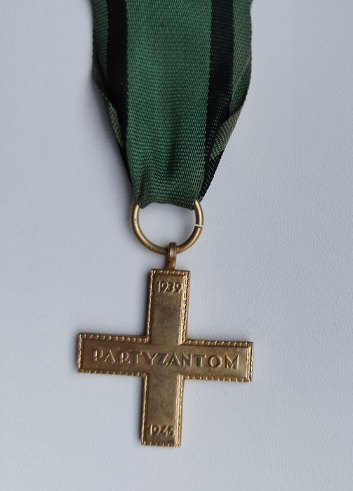 Krzyż Partyzantom