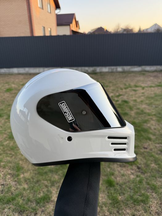 Продам шолом Simpson Motorcycle Speed Bandit Helmet Medium - White SPBM1