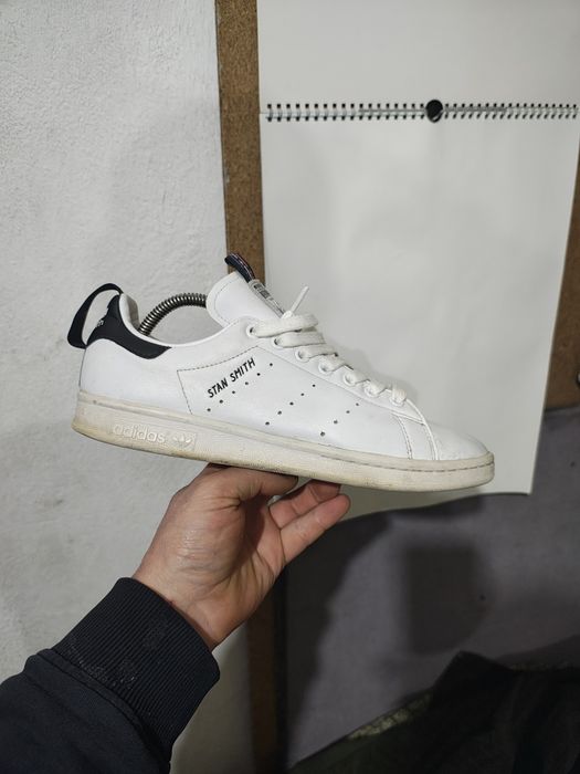 Buty sportowe skórzane Adidas Stan Smith. Rozmiar 41.5