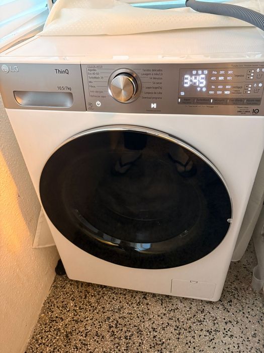 Máquina de Lavar e Secar Roupa LG - F4DV9510P2W
