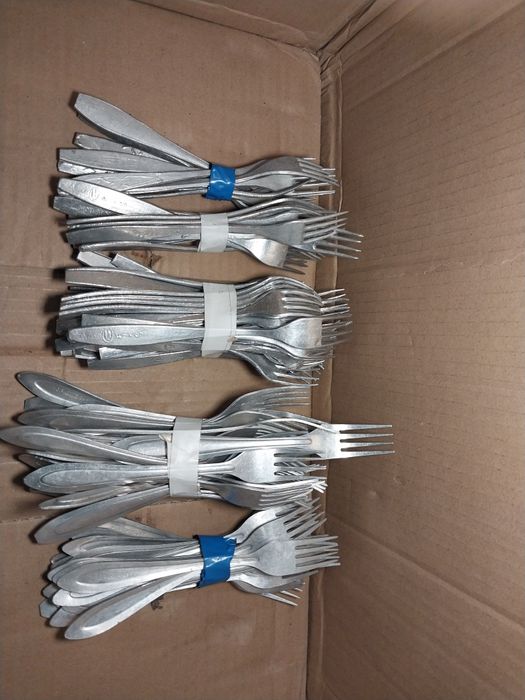 Виделка алюмінієва нова