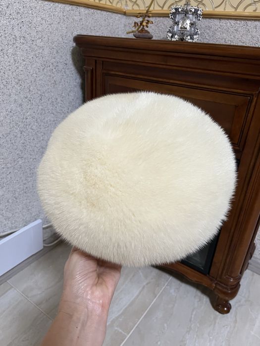 Норковый берет из светлой норки,56-57-58 размер, белый берет из норки.