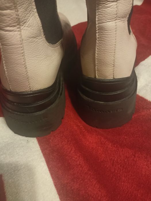 Beżowe skórzane botki Tamaris w r. 38