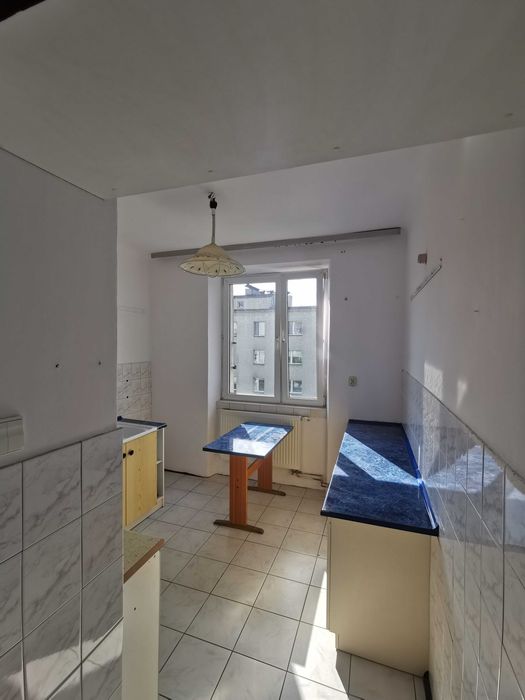 M3 w Centrum z potencjałem - 63 m²  3 pokoje + dwie piwnice - Widok 4