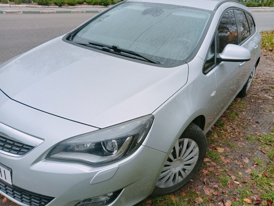 Опель Астра j.2011рік