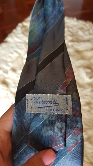 2 Gravatas multicolor/vermelha