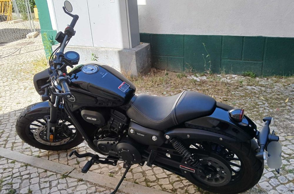 Vendo moto Keeway Benda-V302C, ano 2024.