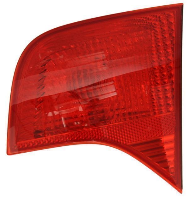 Audi A4 B7 Lampa Tylna Wewnetrzna sedan NOWA
