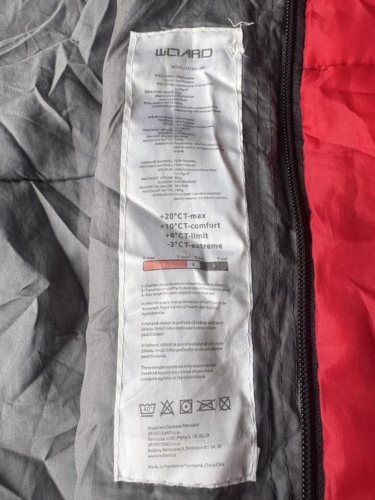 Saco cama cinzento e vermelho