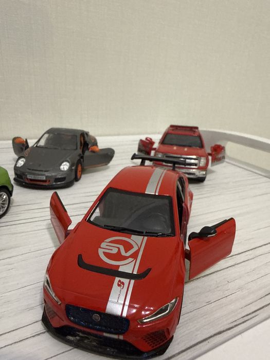 Машинки залізні для хлопчика