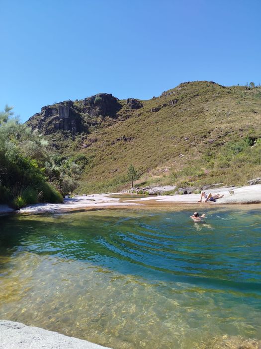 Casa  Férias  AL 52830, Cabril, Montalegre, Gerês  piscina) 120€/noite