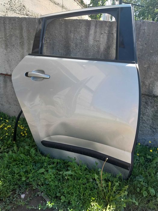Задні двері до Peugeot 3008