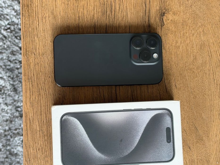iPhone 15 pro, czarny