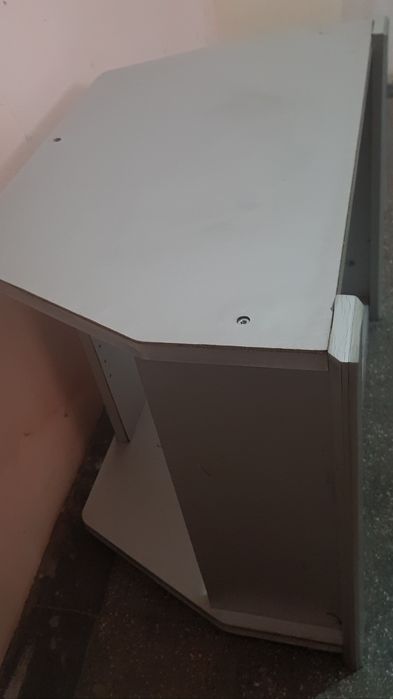 Stolik pod telewizor akwarium