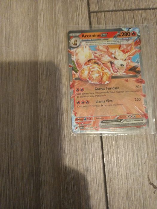 Castas de Pokémon Arcanine ex, Gyardos ex ,treinador Cinio e spidops ex