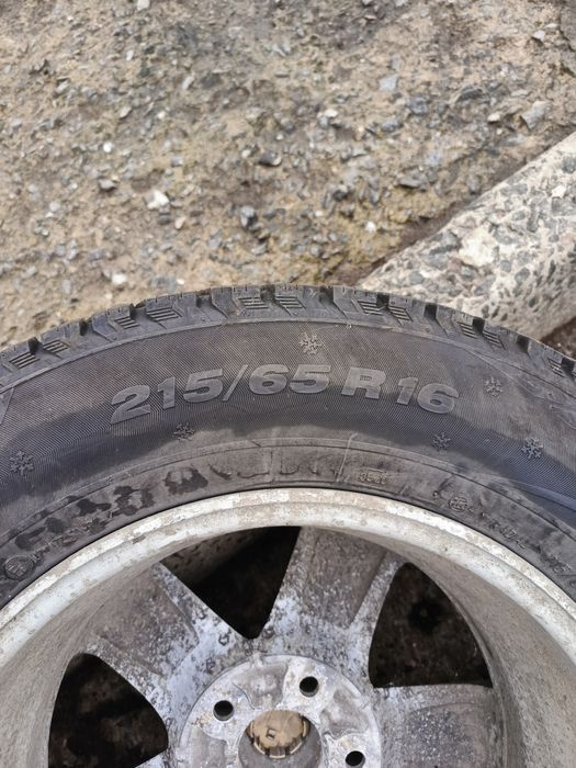 Продам колеса 215/65 r16