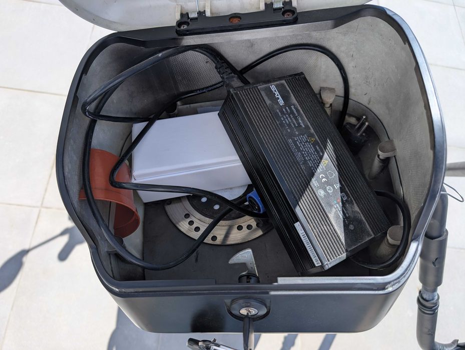 Scooter elétrica LVNENG LX04 (2021) + mala, 2 capacetes com intercomunicador e extras